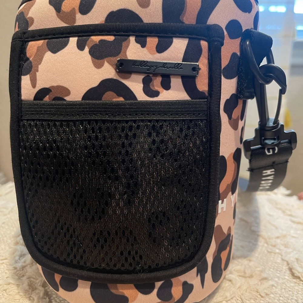 Holley Gabrielle Leopard HydroJug sleeve